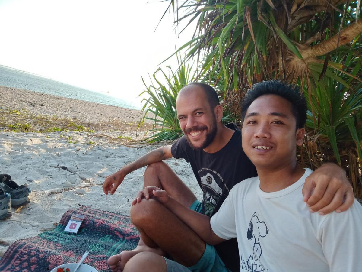 J A Homestay Kuta  Luaran gambar